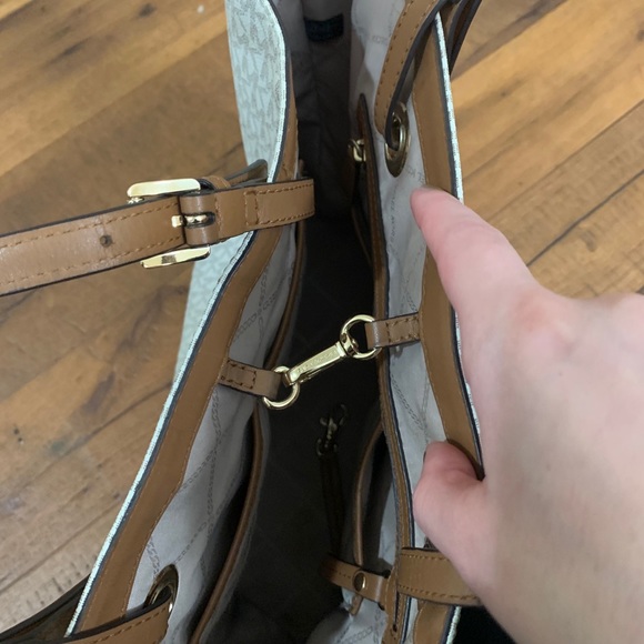 SOLD Authentic Michael Kors purse - Picture 5 of 7